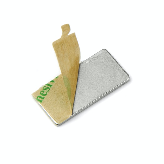 2 Magnets with 3M Self Adhesive for sensors or base unit.